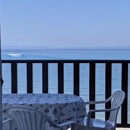 Seafront Apartment Пефкохори Екстериор снимка