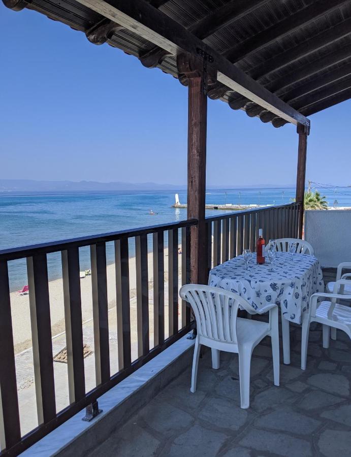 Seafront Apartment Пефкохори Екстериор снимка