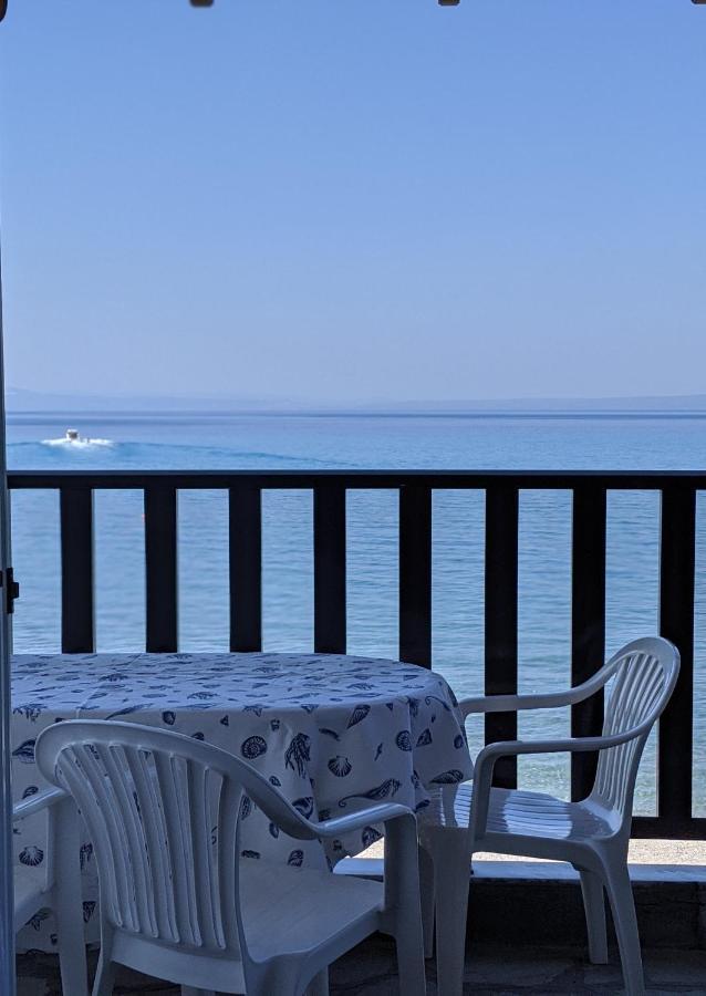 Seafront Apartment Пефкохори Екстериор снимка