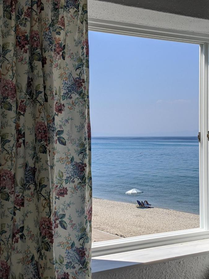 Seafront Apartment Пефкохори Екстериор снимка