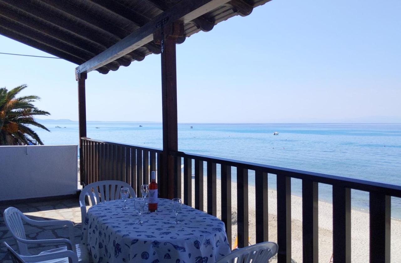 Seafront Apartment Пефкохори Екстериор снимка