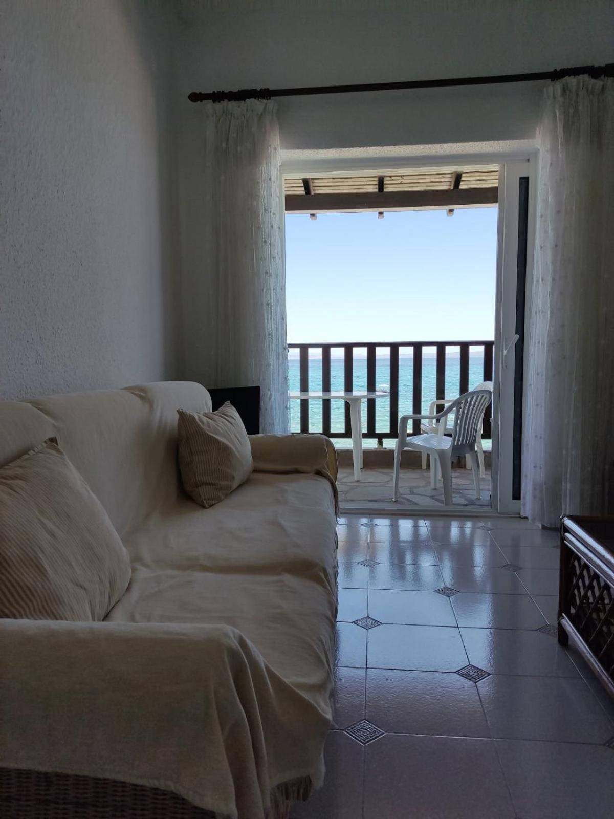 Seafront Apartment Пефкохори Екстериор снимка